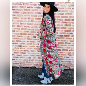 NWT Rodeo Quincy Red Rose Embtoidered Floral Print Kimono Duster L/XL